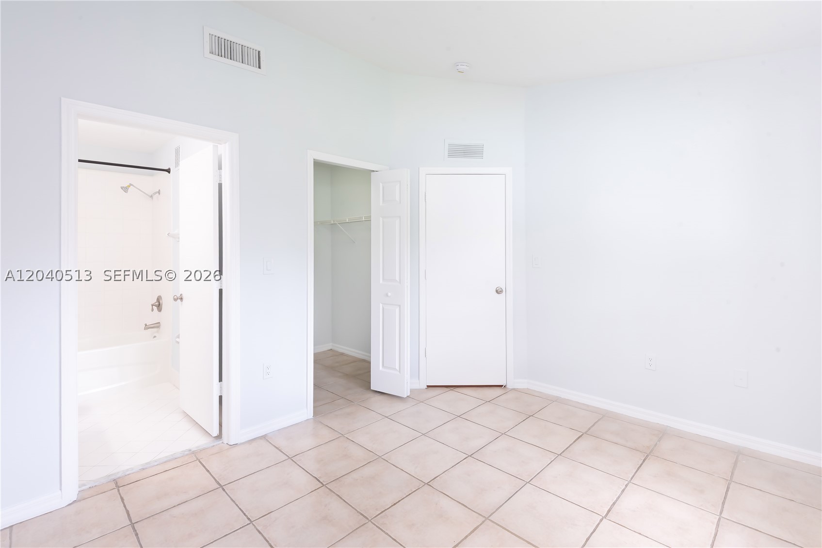 2930 Se 13th Ave 202-52 Property Photo 11