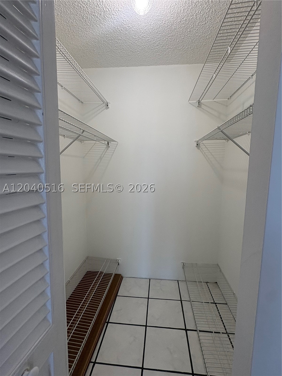 2741 Taft St 211 Property Photo 6