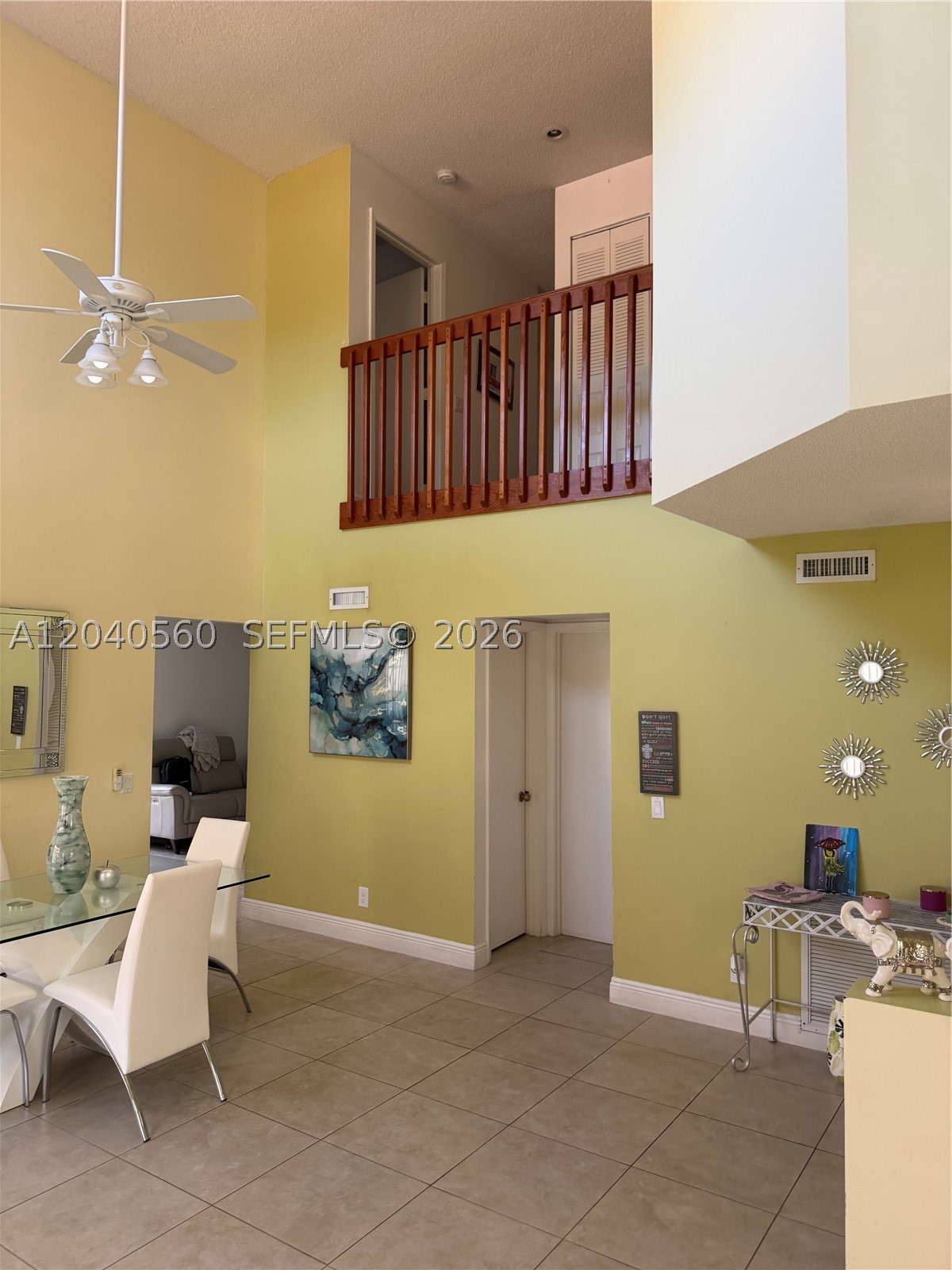 1335 Seagrape Cir Property Photo 3