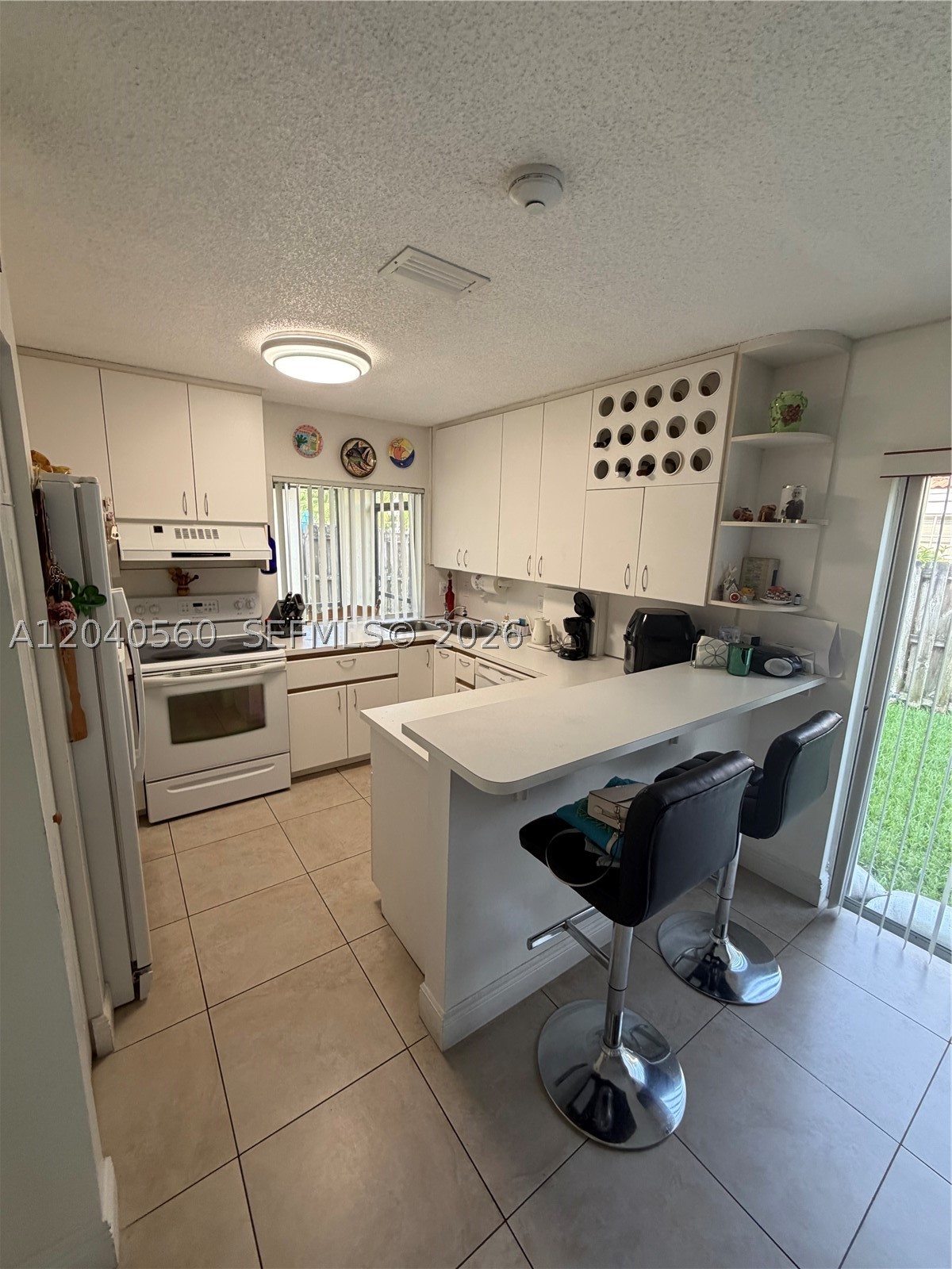 1335 Seagrape Cir Property Photo 7