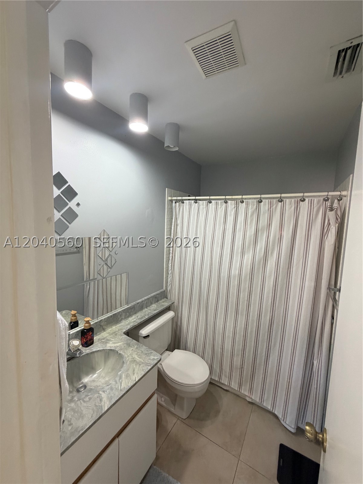 1335 Seagrape Cir Property Photo 16