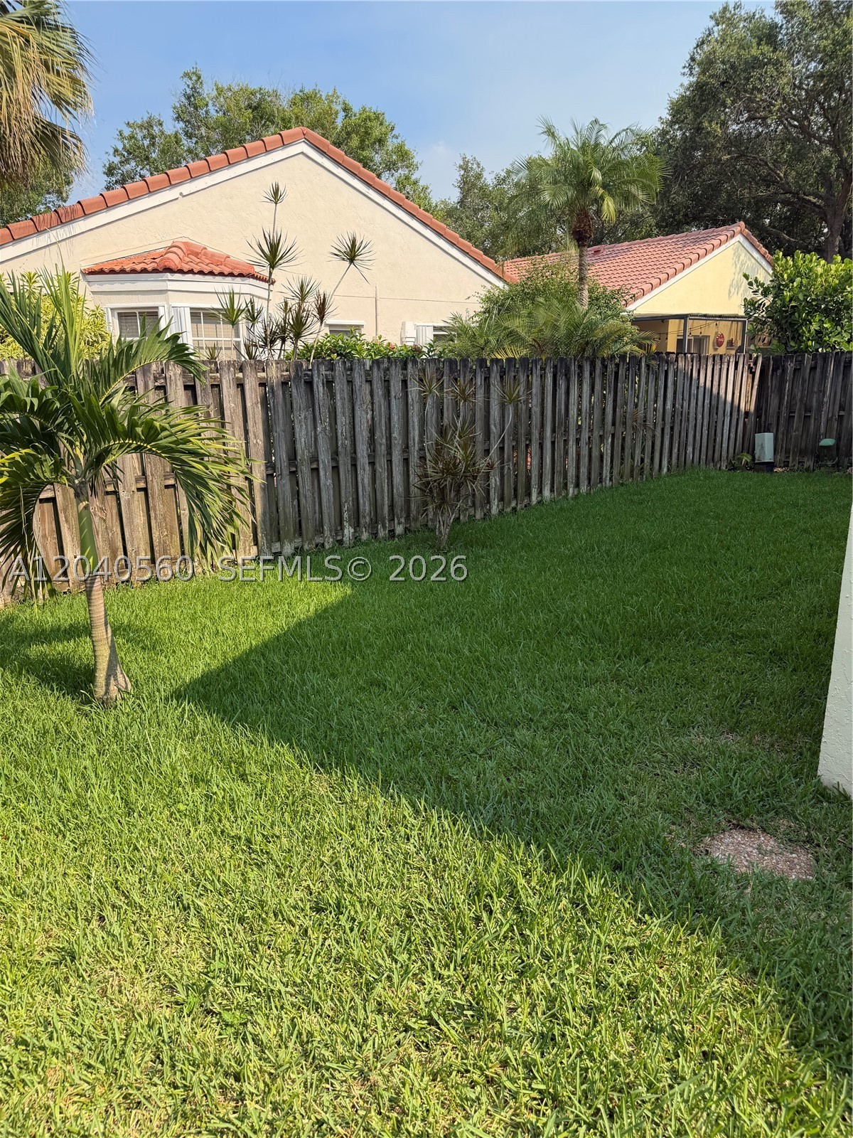 1335 Seagrape Cir Property Photo 23