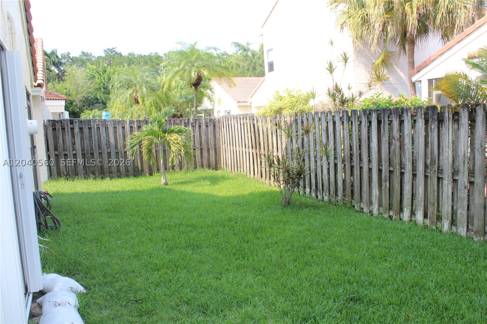 1335 Seagrape Cir Property Photo 25