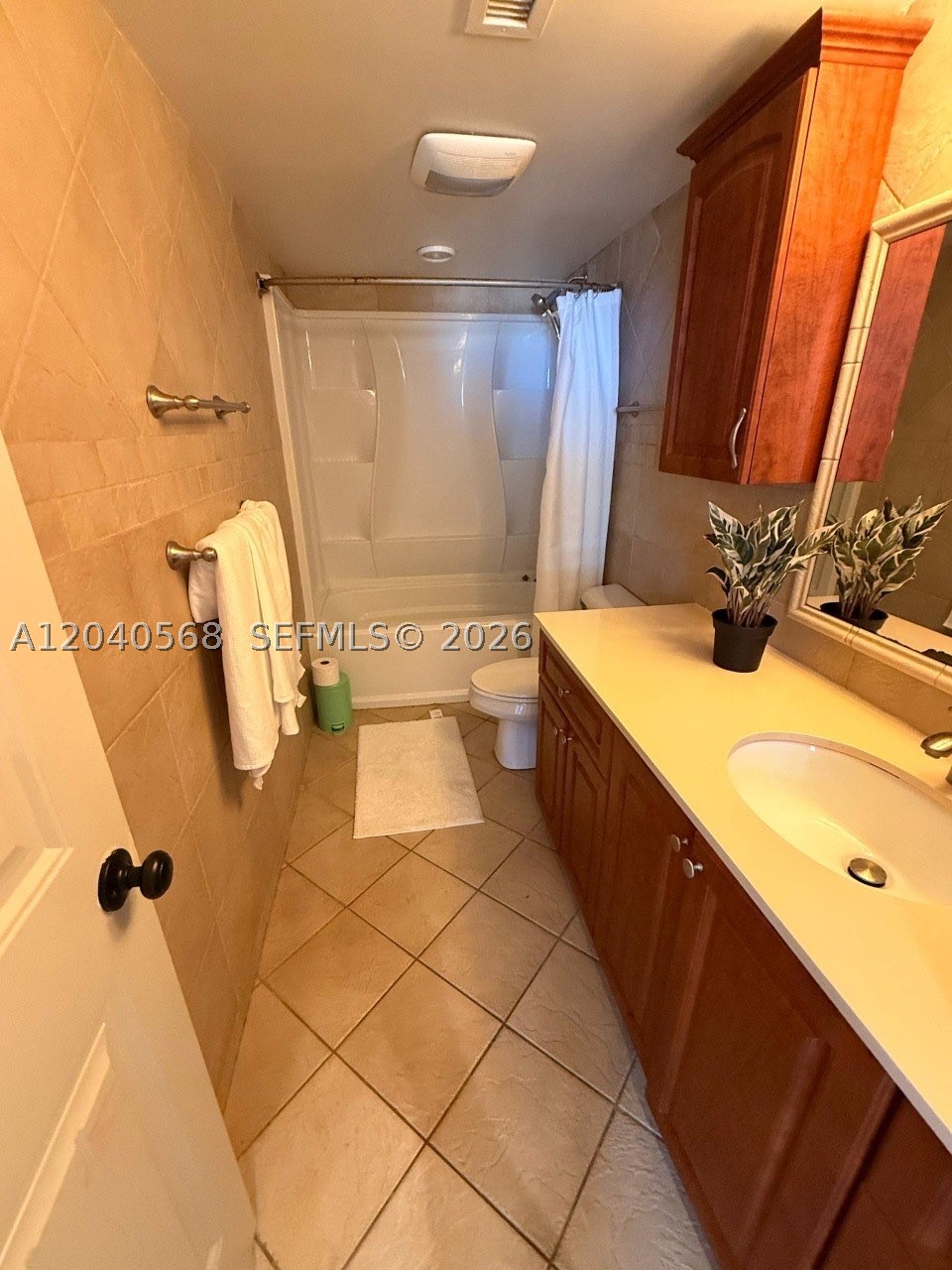 1701 S Ocean Dr 105 Property Photo 5