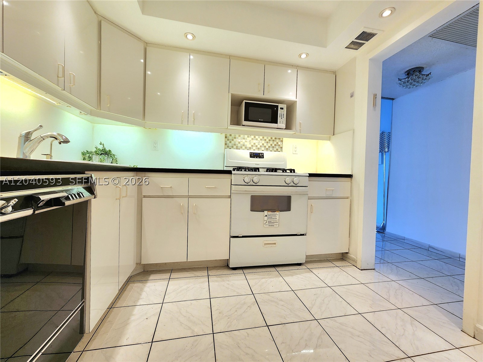 2030 S Ocean Dr 401 Property Photo 11