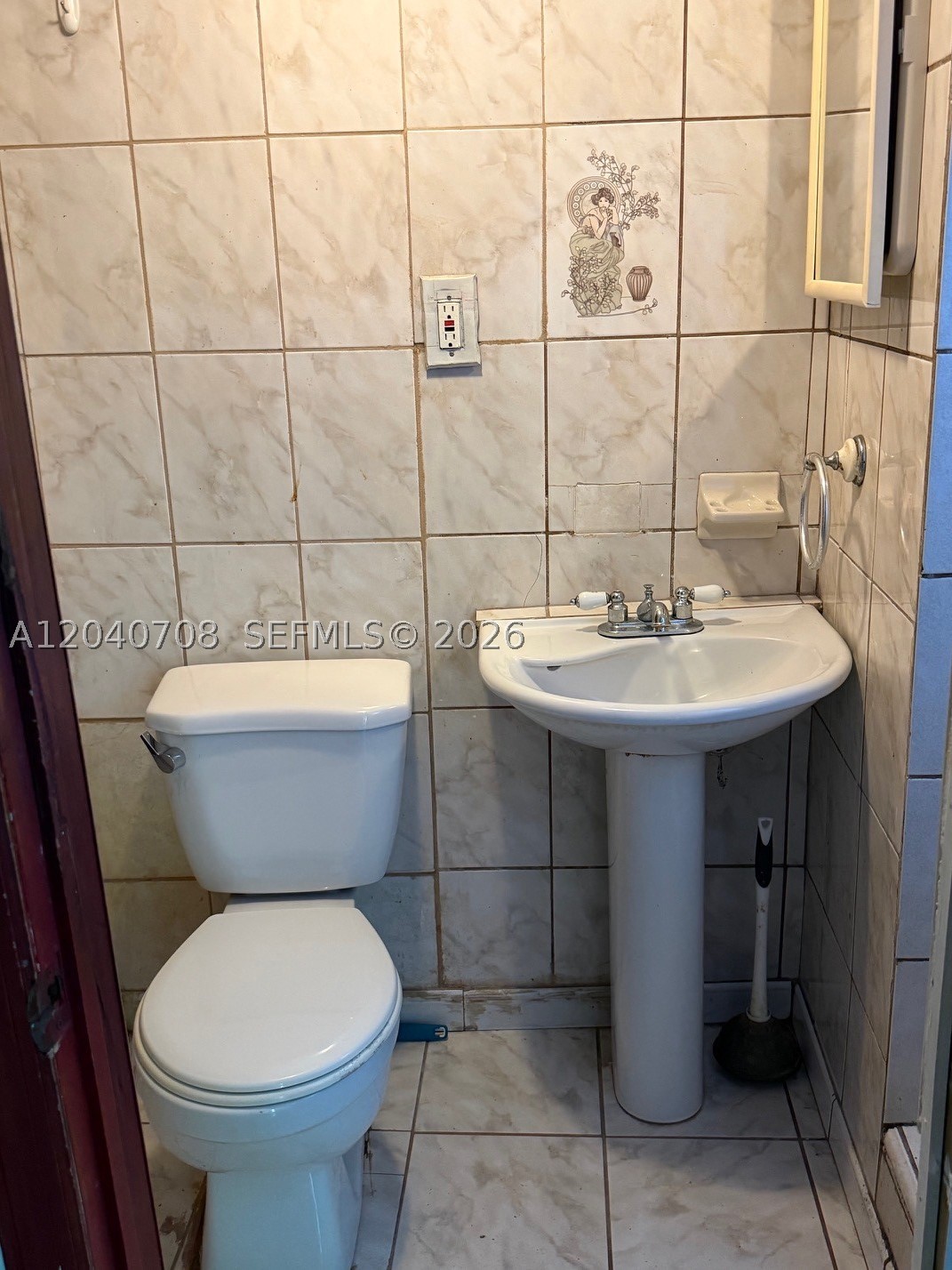 12600 Country Club Ln Property Photo 9