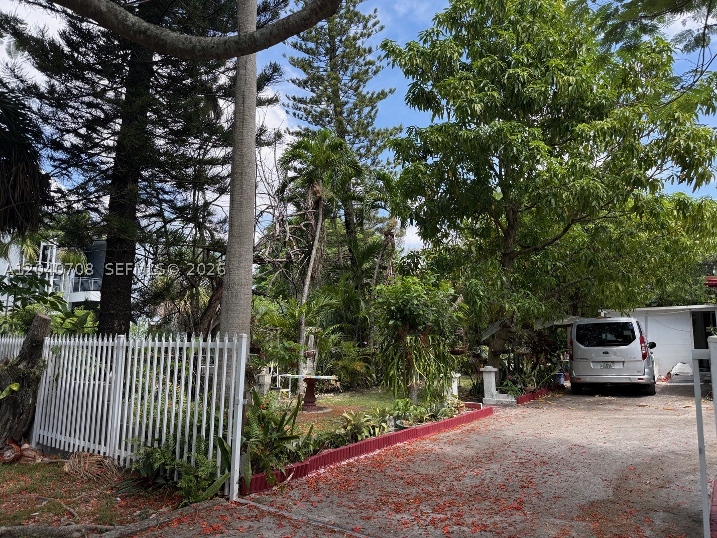 12600 Country Club Ln Property Photo 21