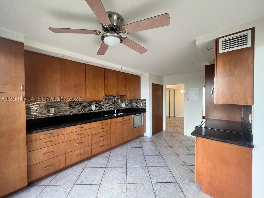 1901 N Ocean Blvd 7e Property Photo 8