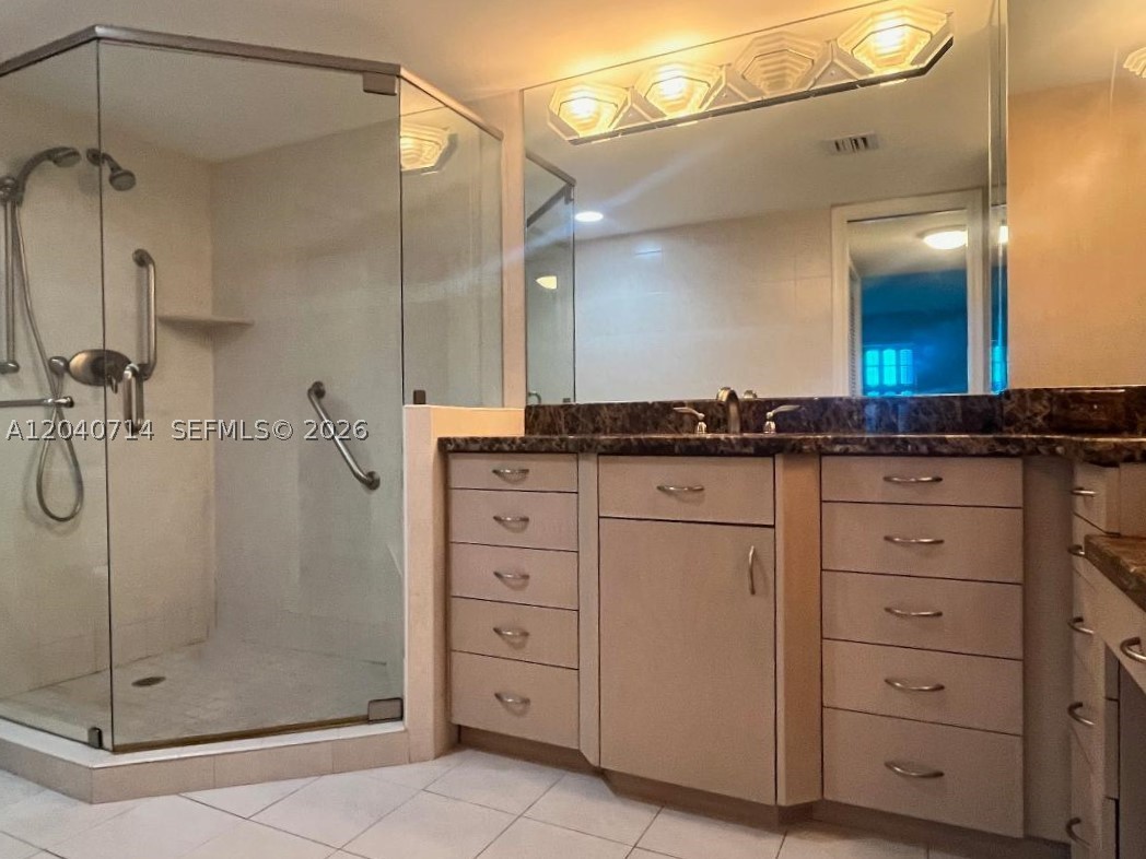 1901 N Ocean Blvd 7e Property Photo 11