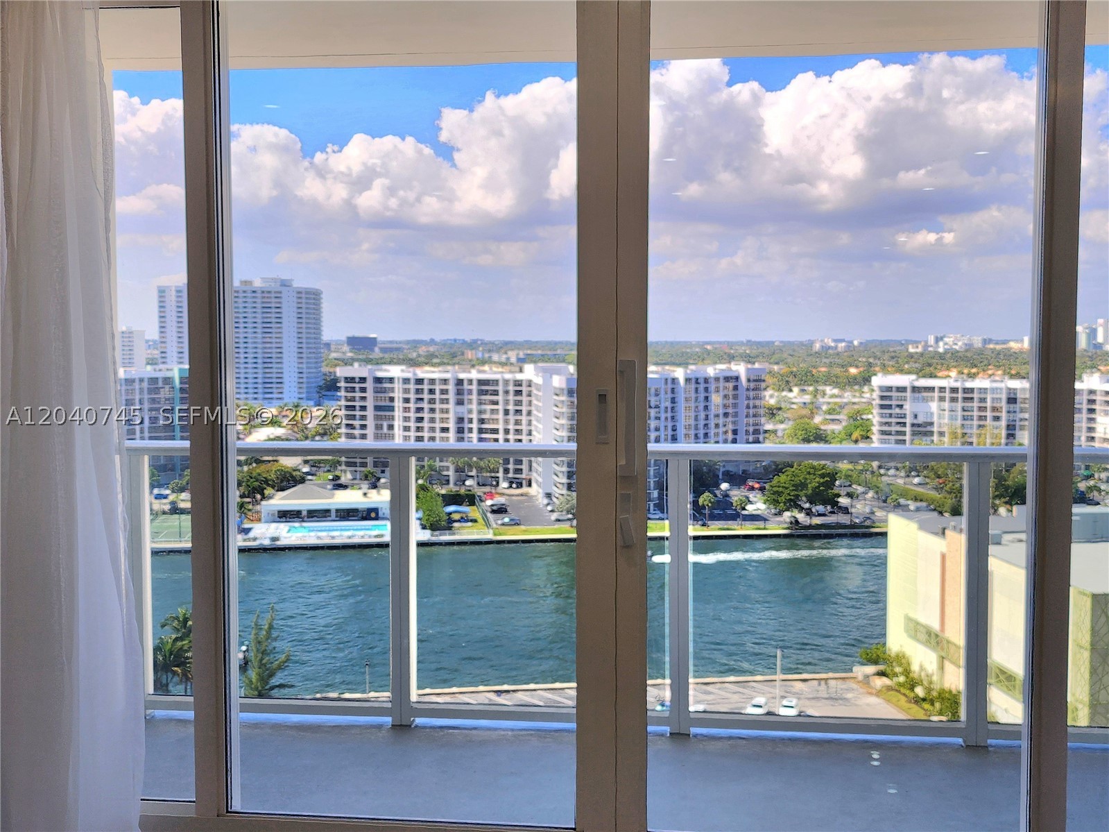 3505 S Ocean Dr Penthouse 1502 Property Photo 5