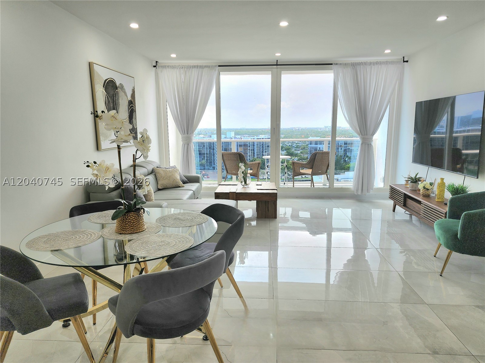 3505 S Ocean Dr Penthouse 1502 Property Photo 7