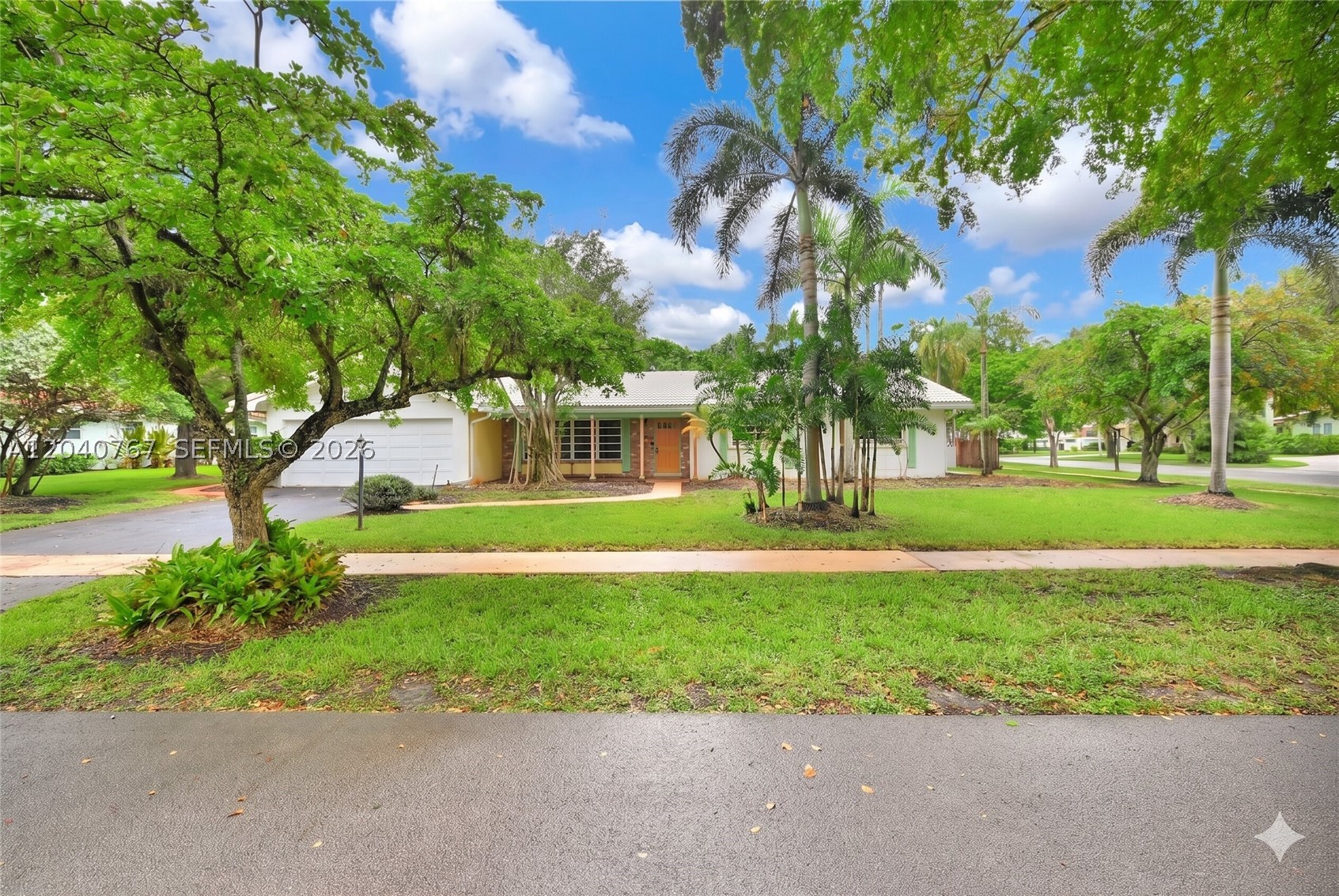 600 Petunia Dr Property Photo 1