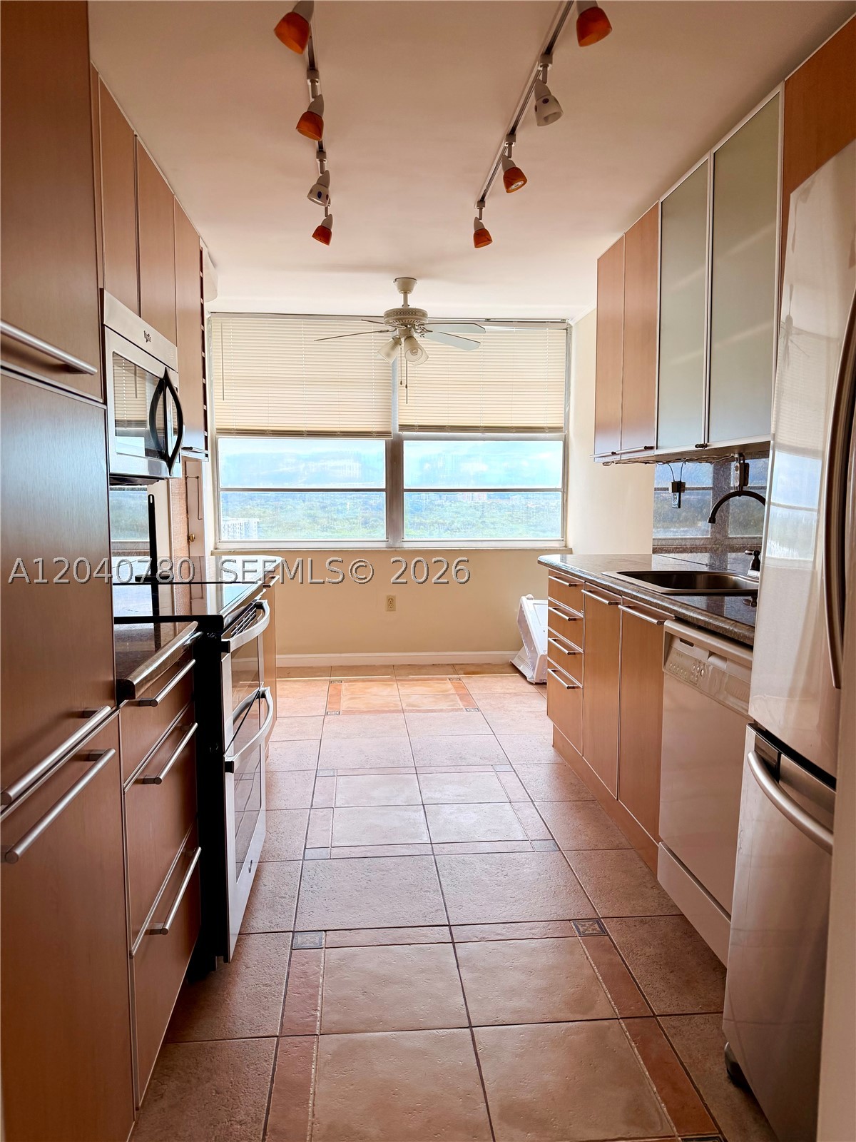 18051 Biscayne Blvd 1905 Property Photo 11