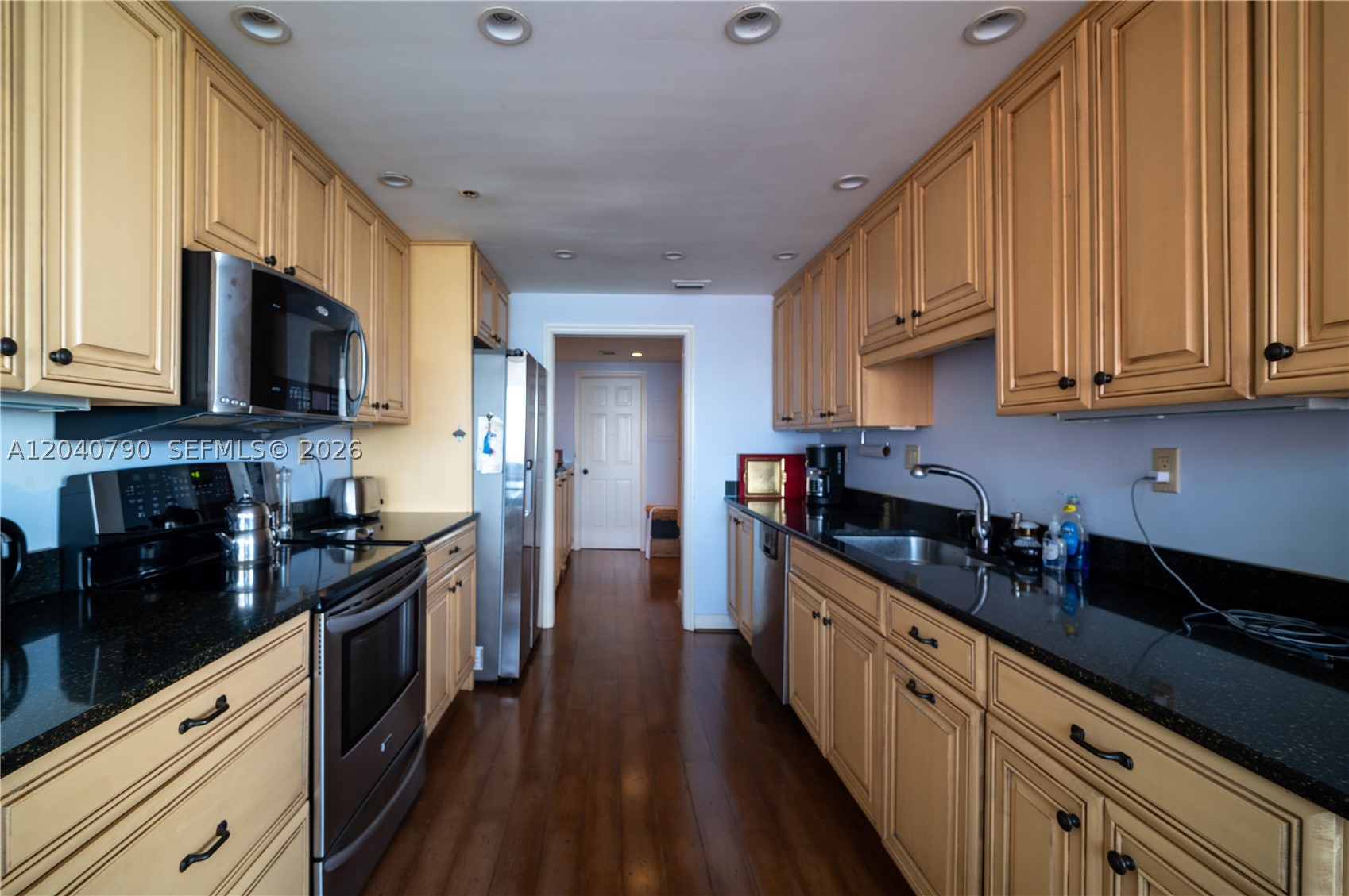 1581 Brickell Ave Ph104 Property Photo 22