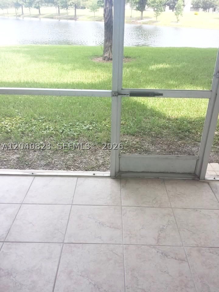 9235 Lagoon Pl 109 Property Photo 18