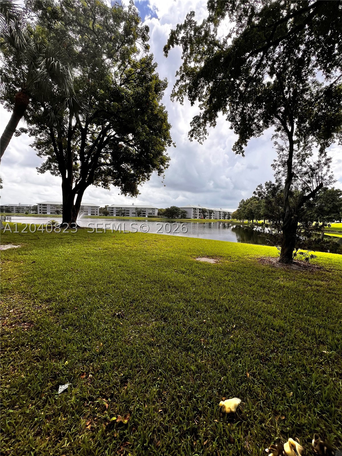 9235 Lagoon Pl 109 Property Photo 21