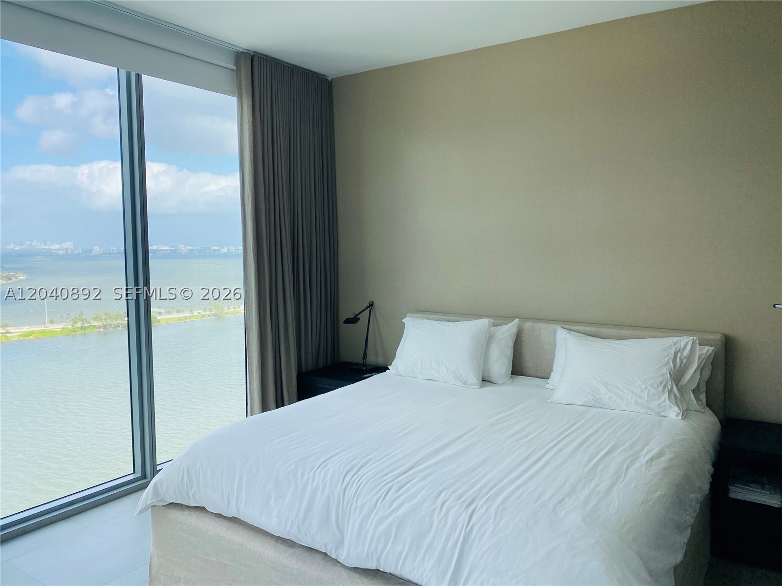 A12040892 Property Photo 10