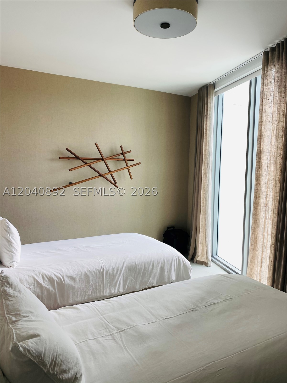 A12040892 Property Photo 15
