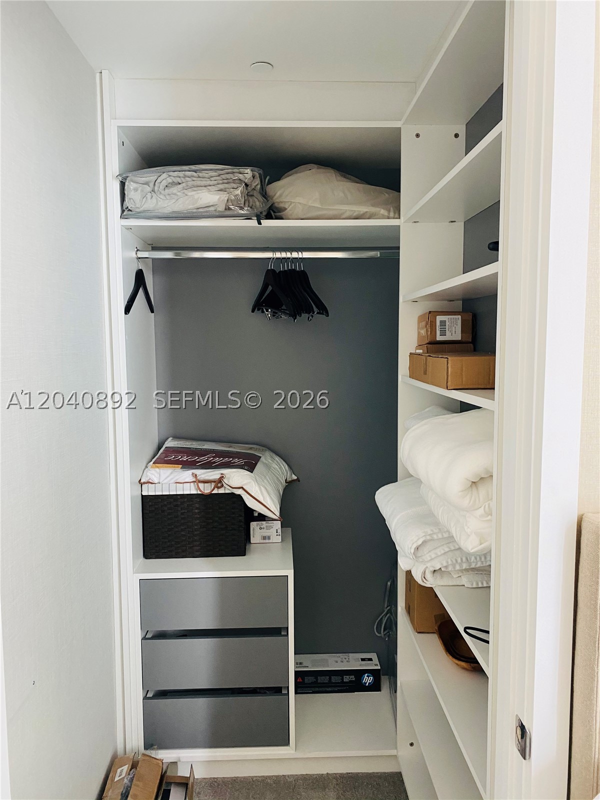 A12040892 Property Photo 16