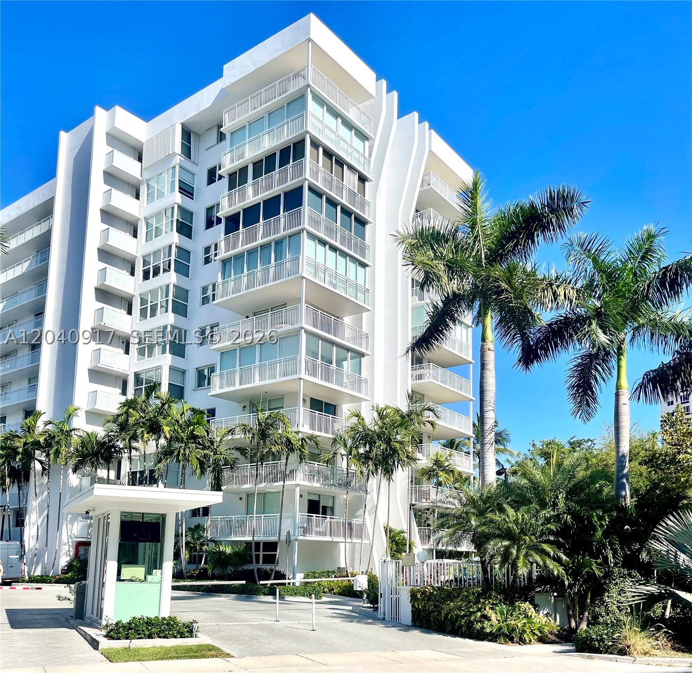 607 Ocean Dr 3k Property Photo 1