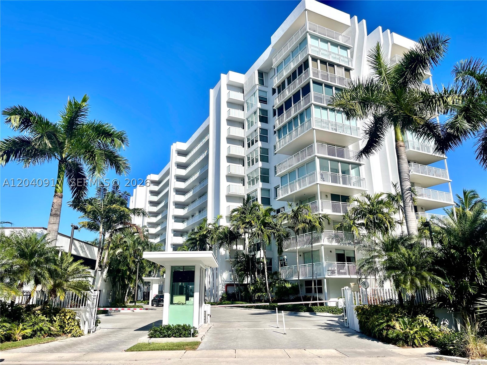 607 Ocean Dr 3k Property Photo 2