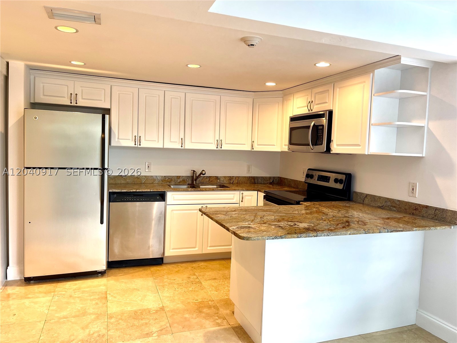 607 Ocean Dr 3k Property Photo 15