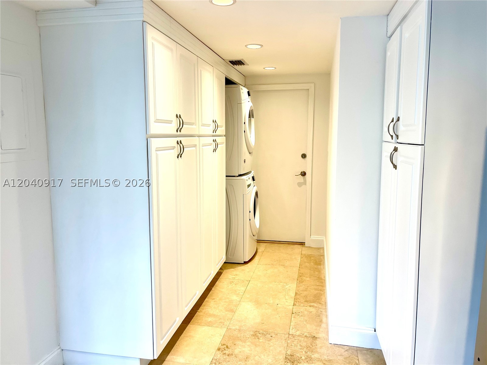 607 Ocean Dr 3k Property Photo 16