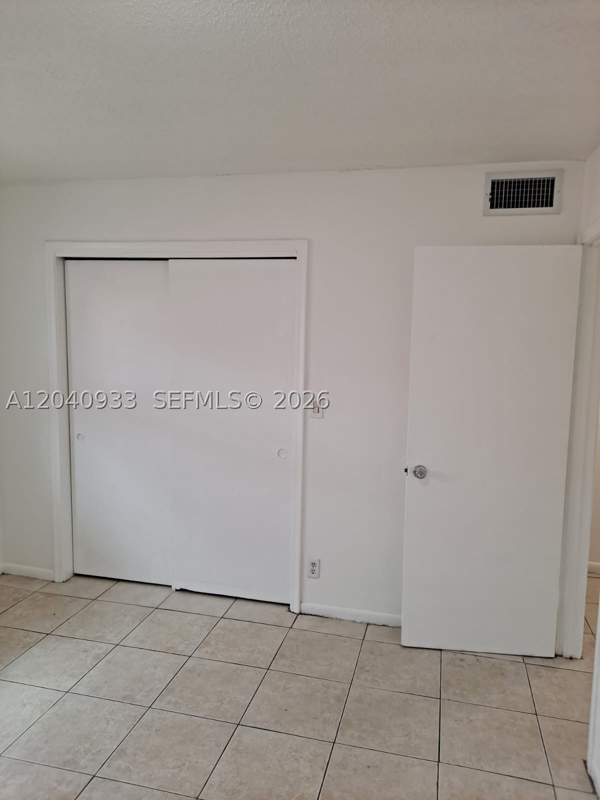 2560 Nw 52nd Ave C18 Property Photo 6