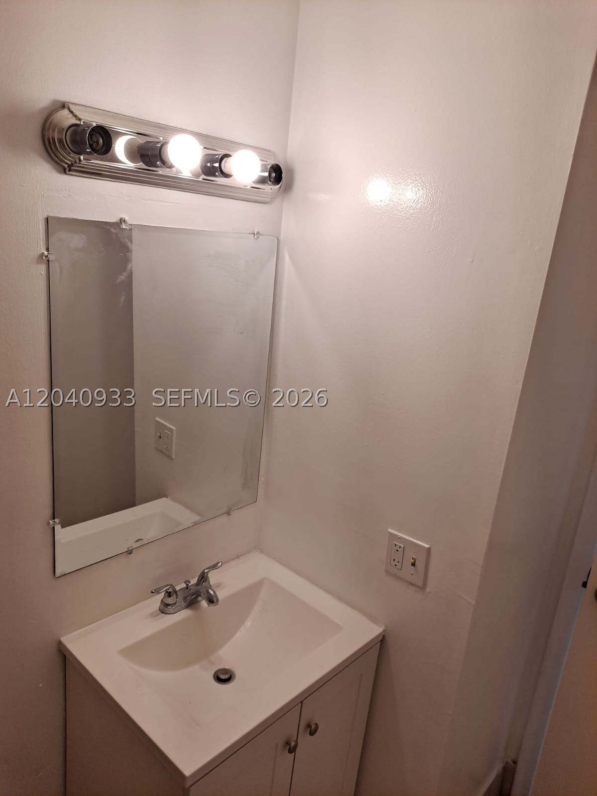 2560 Nw 52nd Ave C18 Property Photo 9