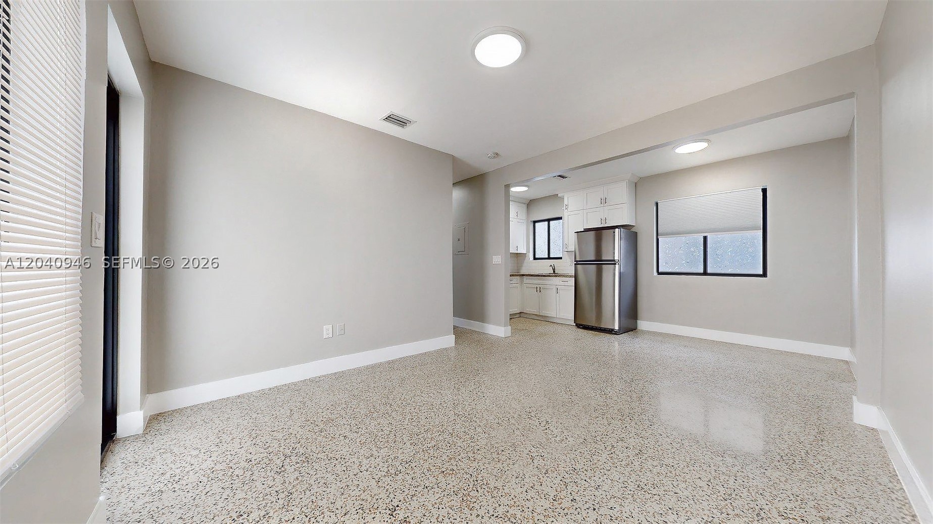 101 W 11th St 1 Property Photo 8