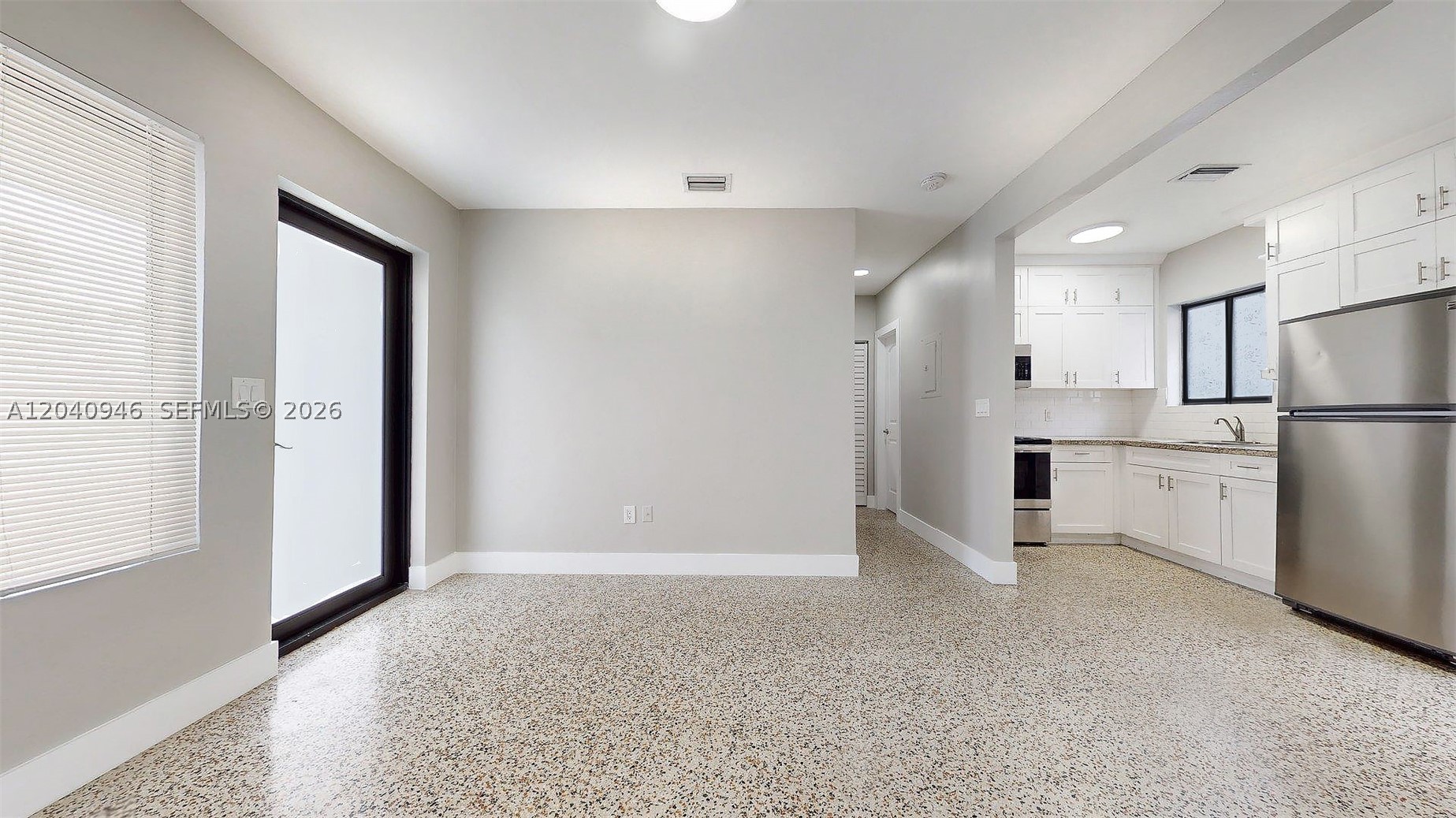 101 W 11th St 1 Property Photo 12