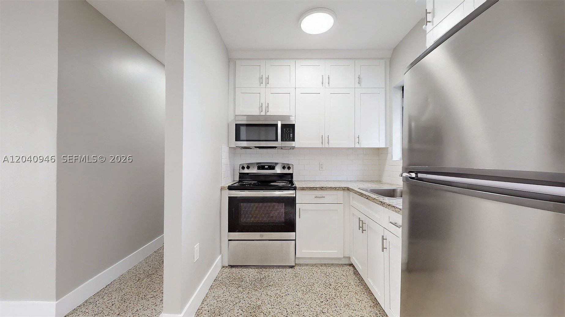 101 W 11th St 1 Property Photo 13