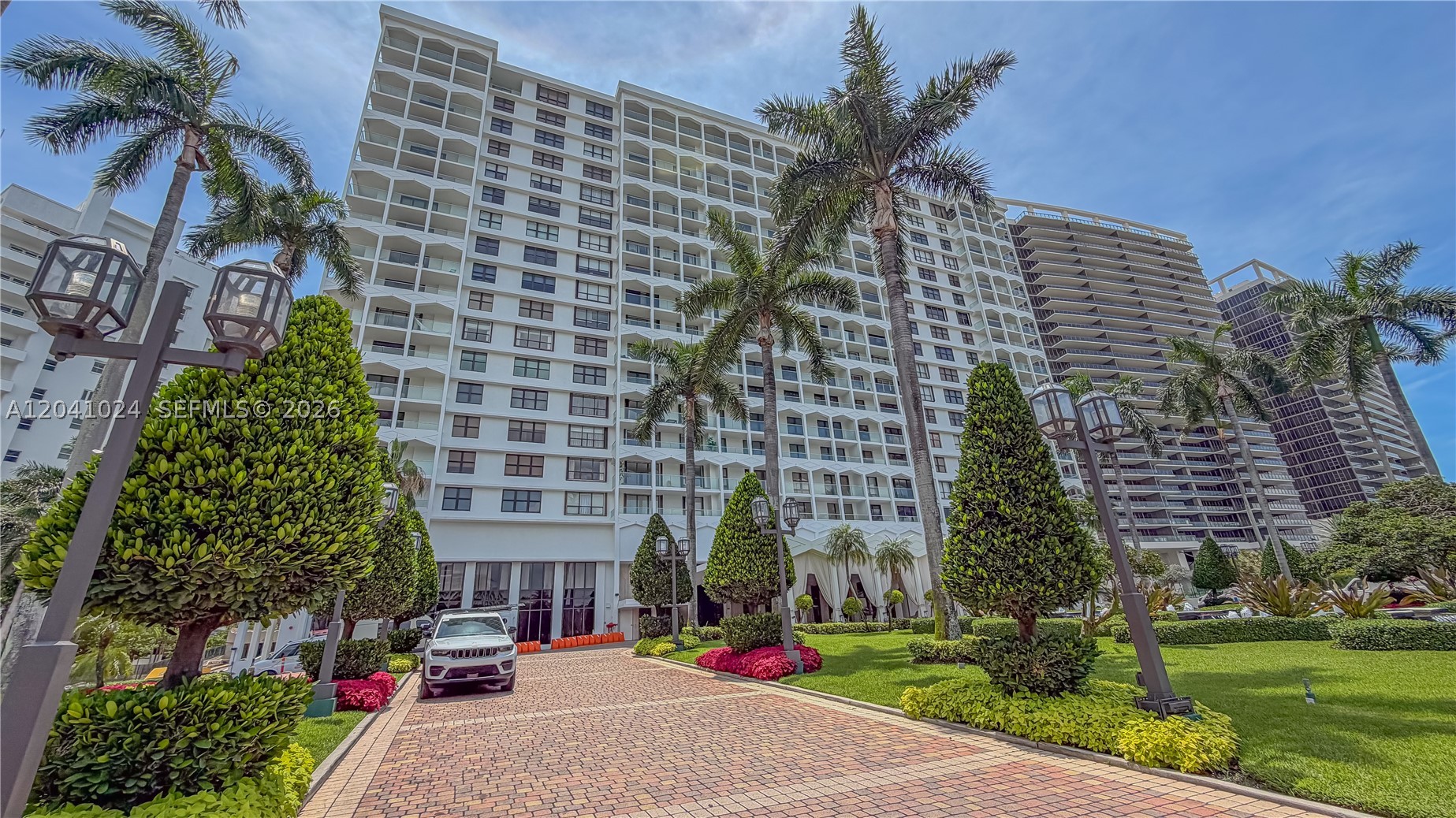 9801 Collins Ave 3u Property Photo 2