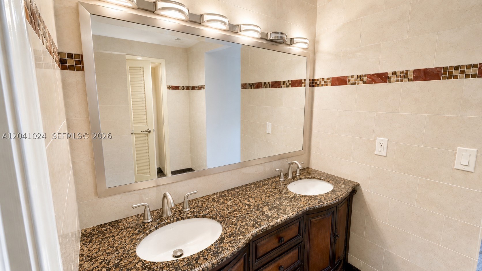 9801 Collins Ave 3u Property Photo 18