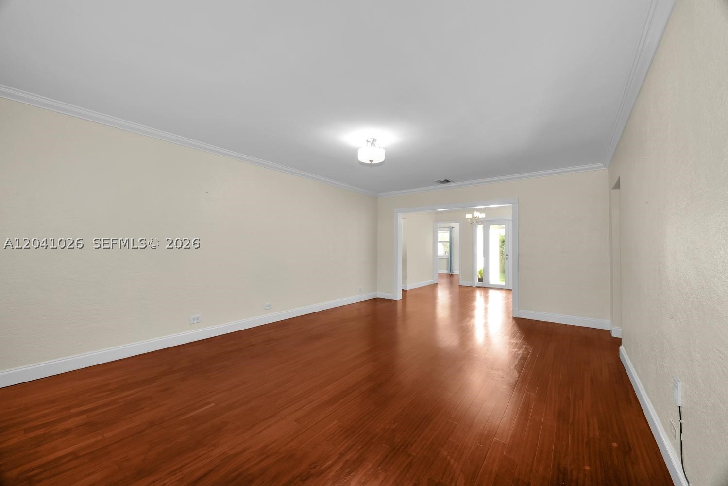 829 Medina Ave Property Photo 3