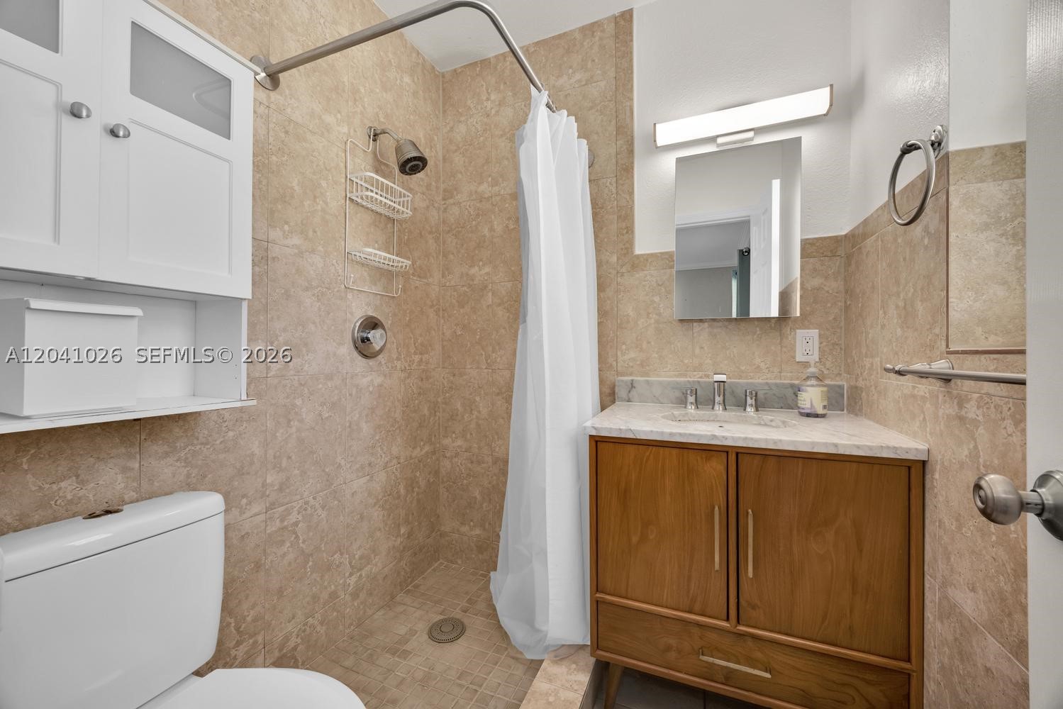 829 Medina Ave Property Photo 13
