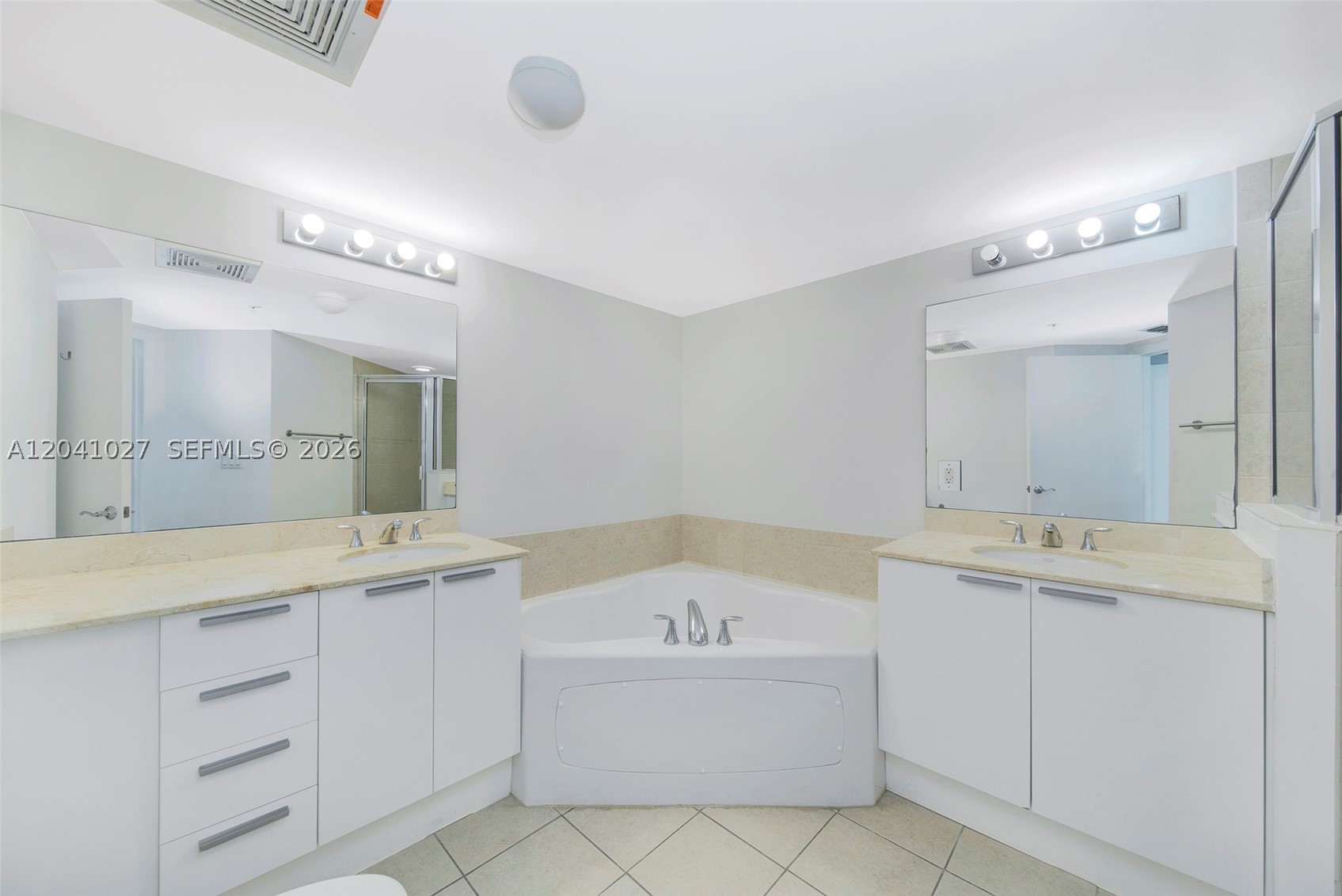16699 Collins Ave 3309 Property Photo 15