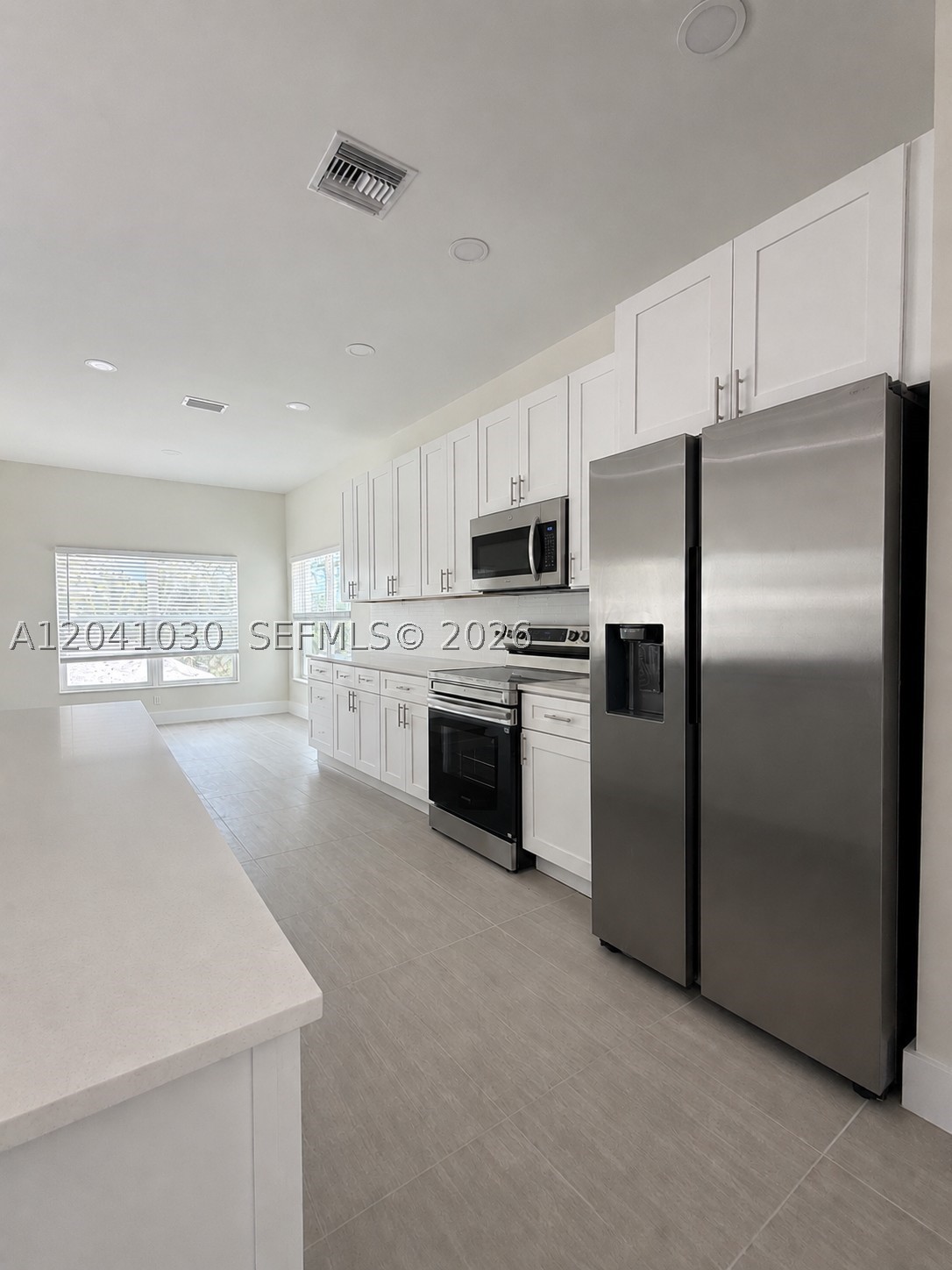 536 Lincoln Property Photo 2