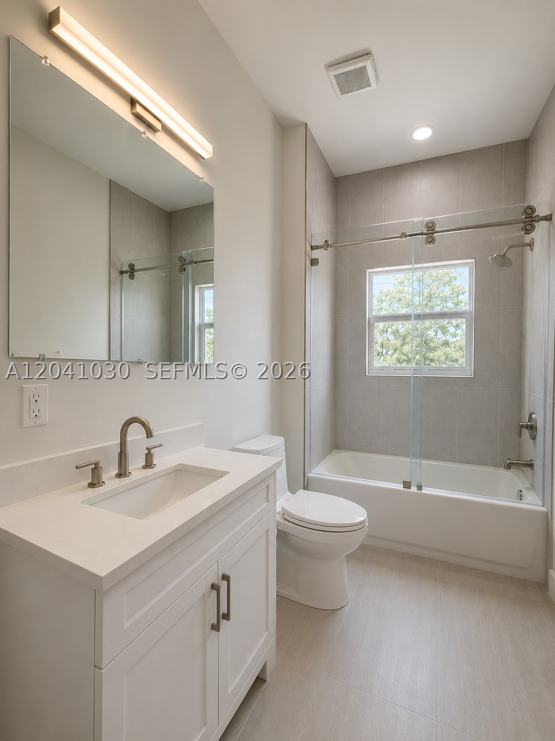536 Lincoln Property Photo 6