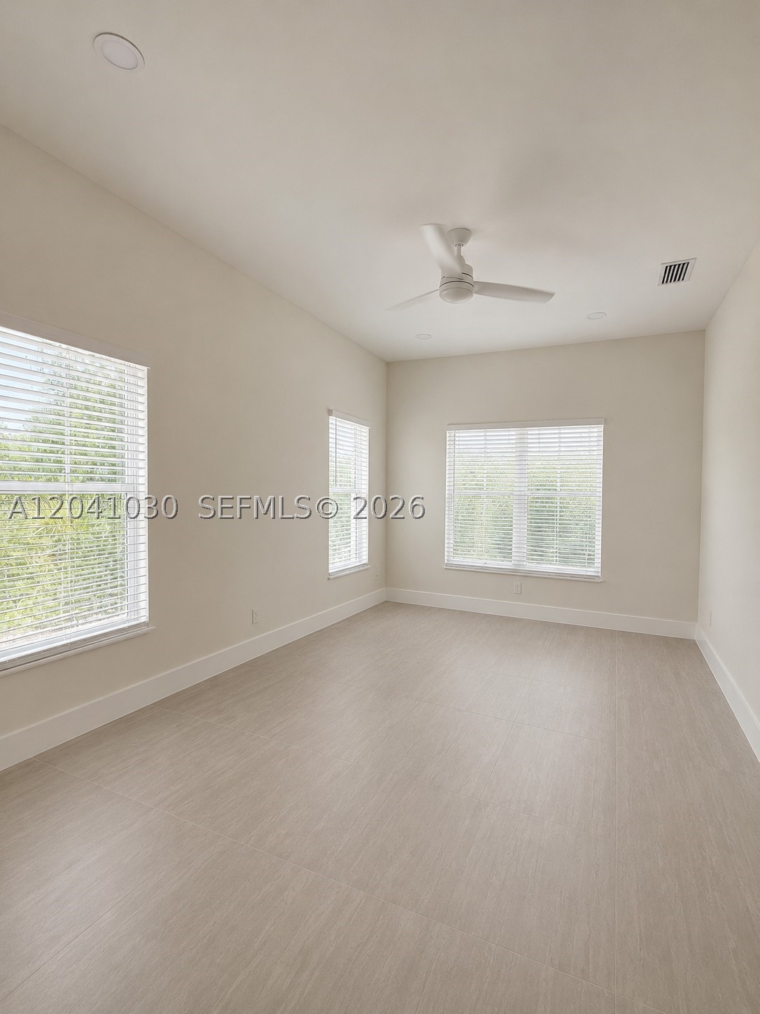 536 Lincoln Property Photo 10