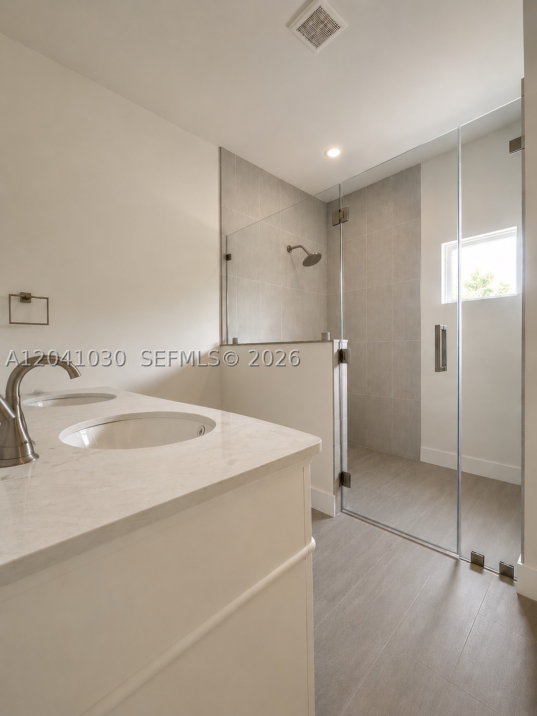 536 Lincoln Property Photo 13
