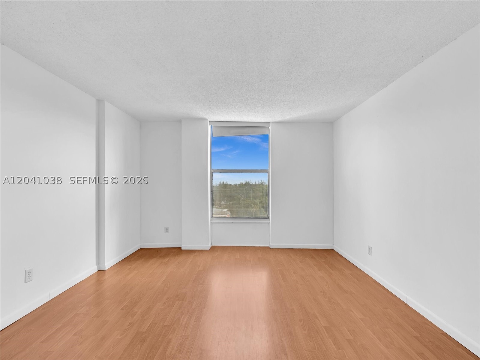 2020 Ne 135th St 601 Property Photo 17