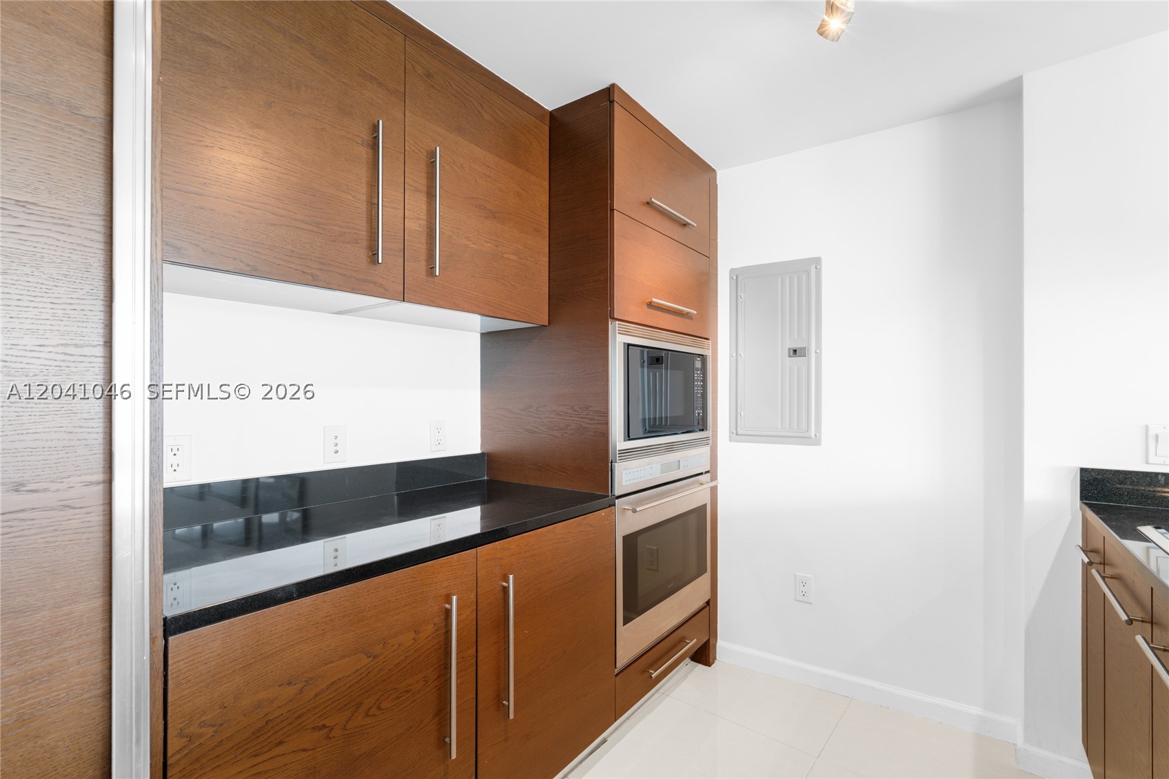 495 Brickell Ave Bay807 Property Photo 16