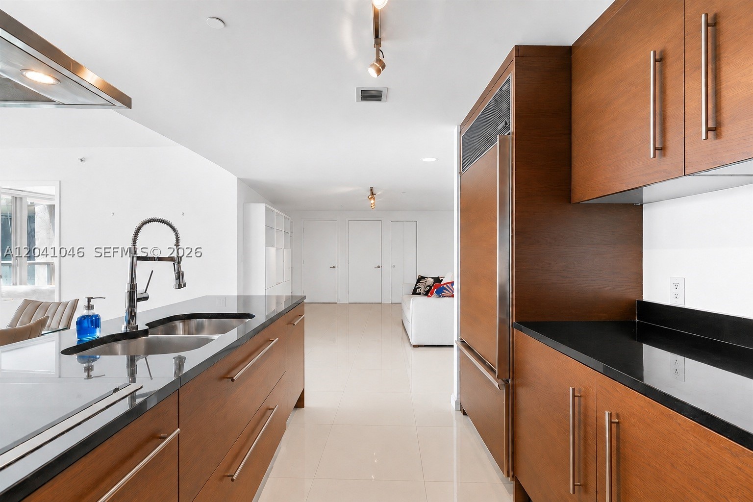 495 Brickell Ave Bay807 Property Photo 18