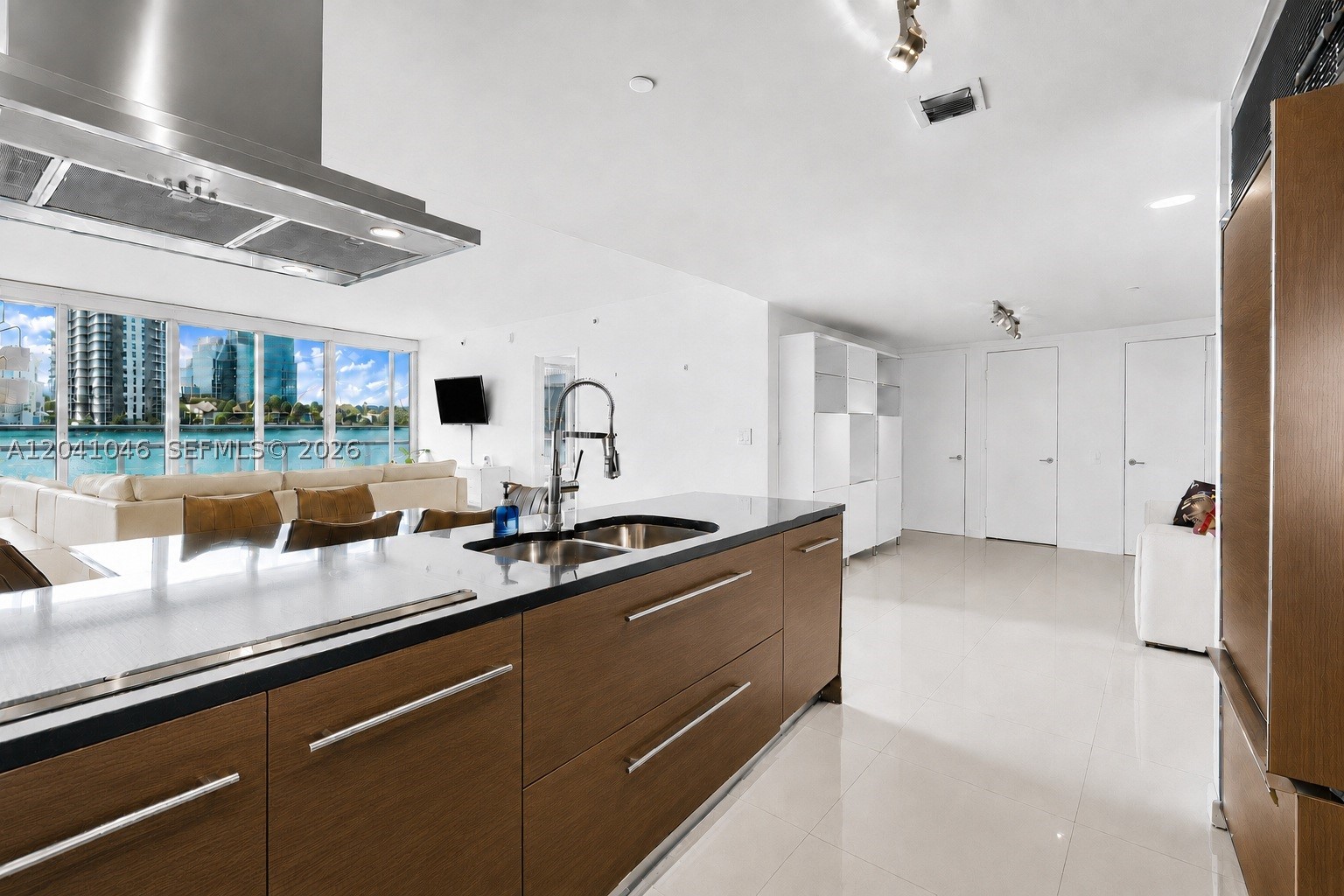 495 Brickell Ave Bay807 Property Photo 19