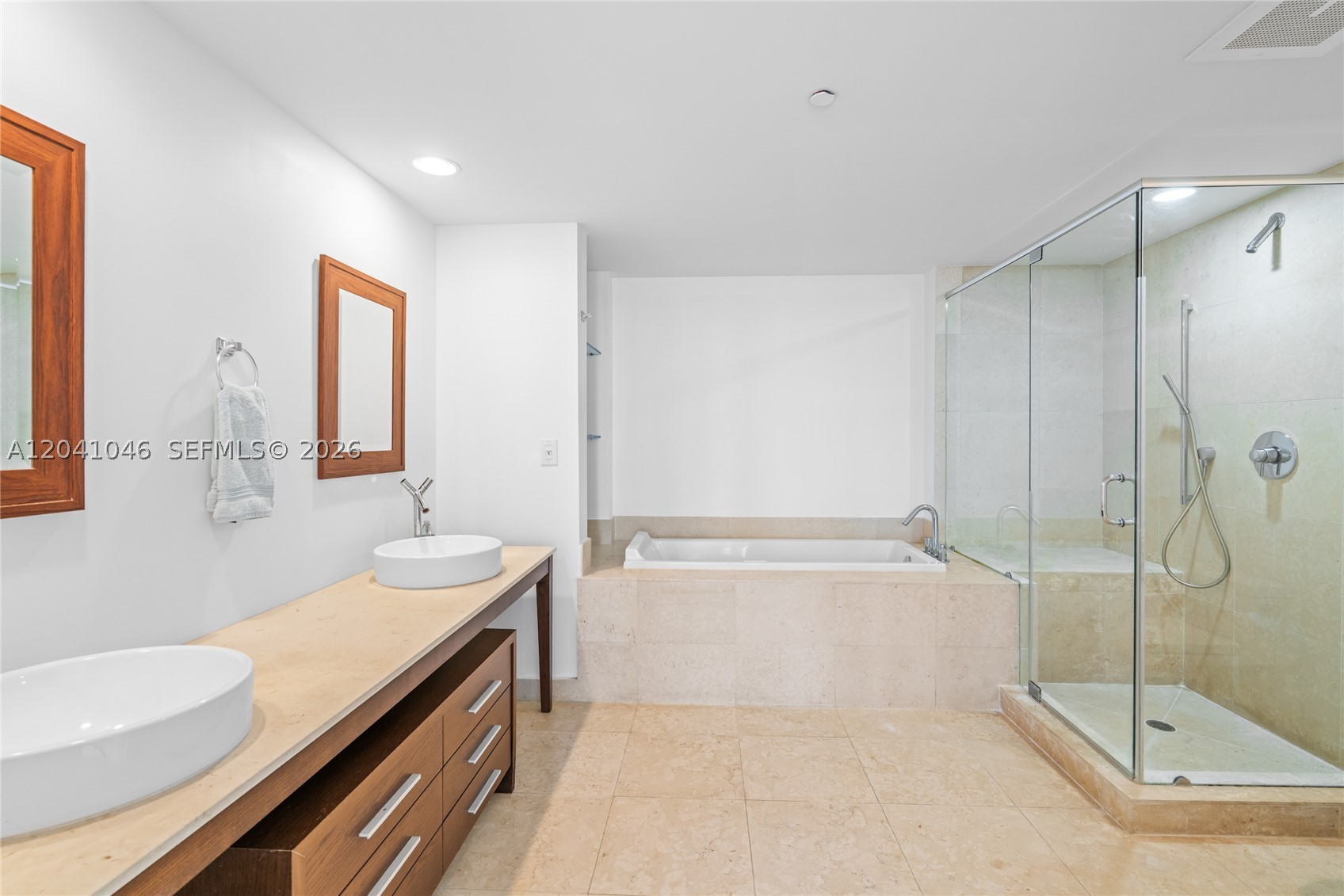 495 Brickell Ave Bay807 Property Photo 36