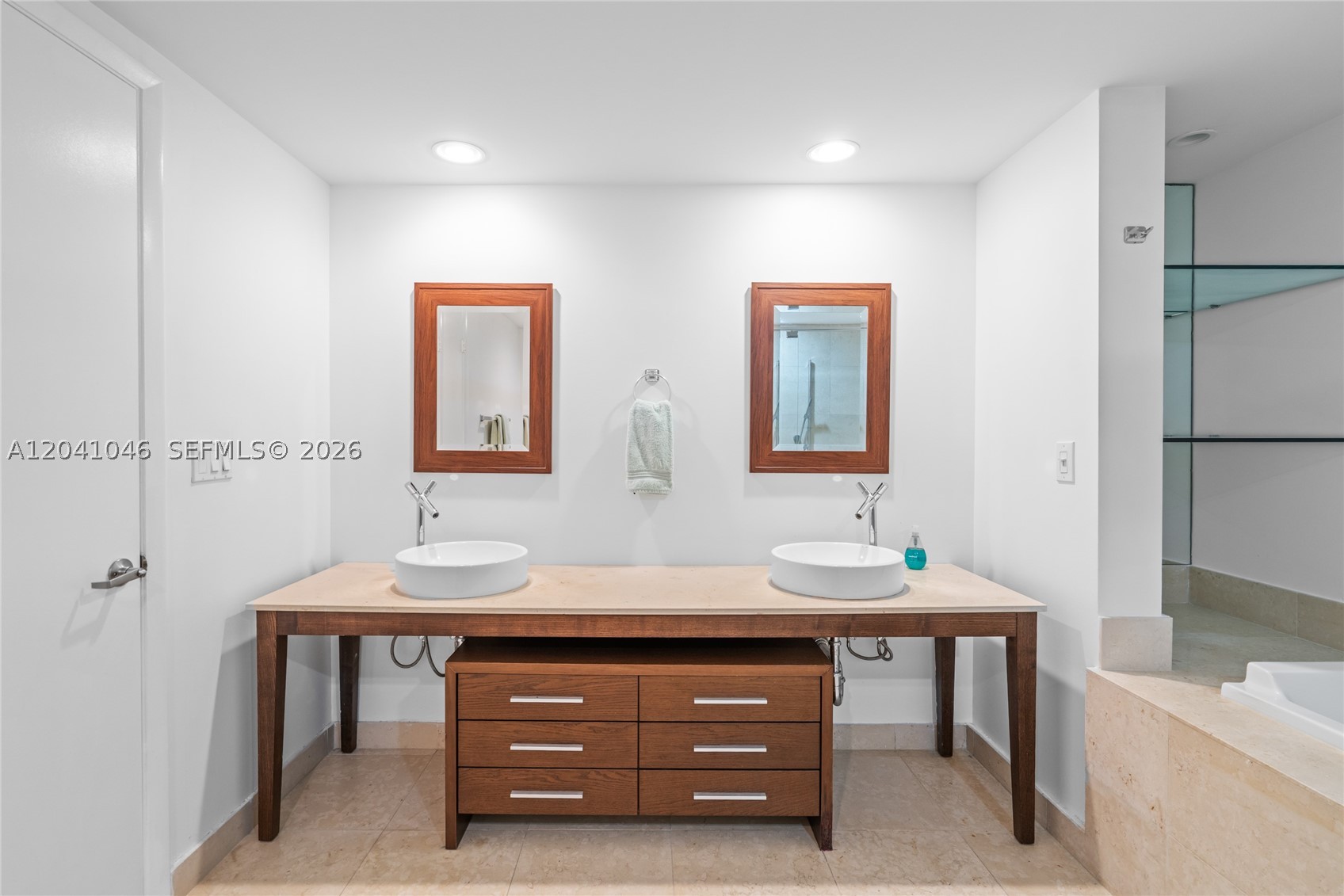 495 Brickell Ave Bay807 Property Photo 38
