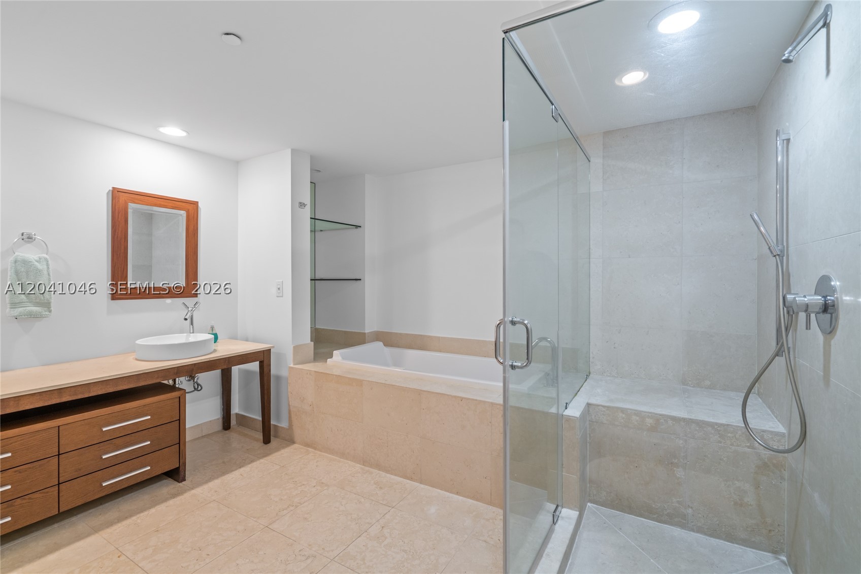 495 Brickell Ave Bay807 Property Photo 40