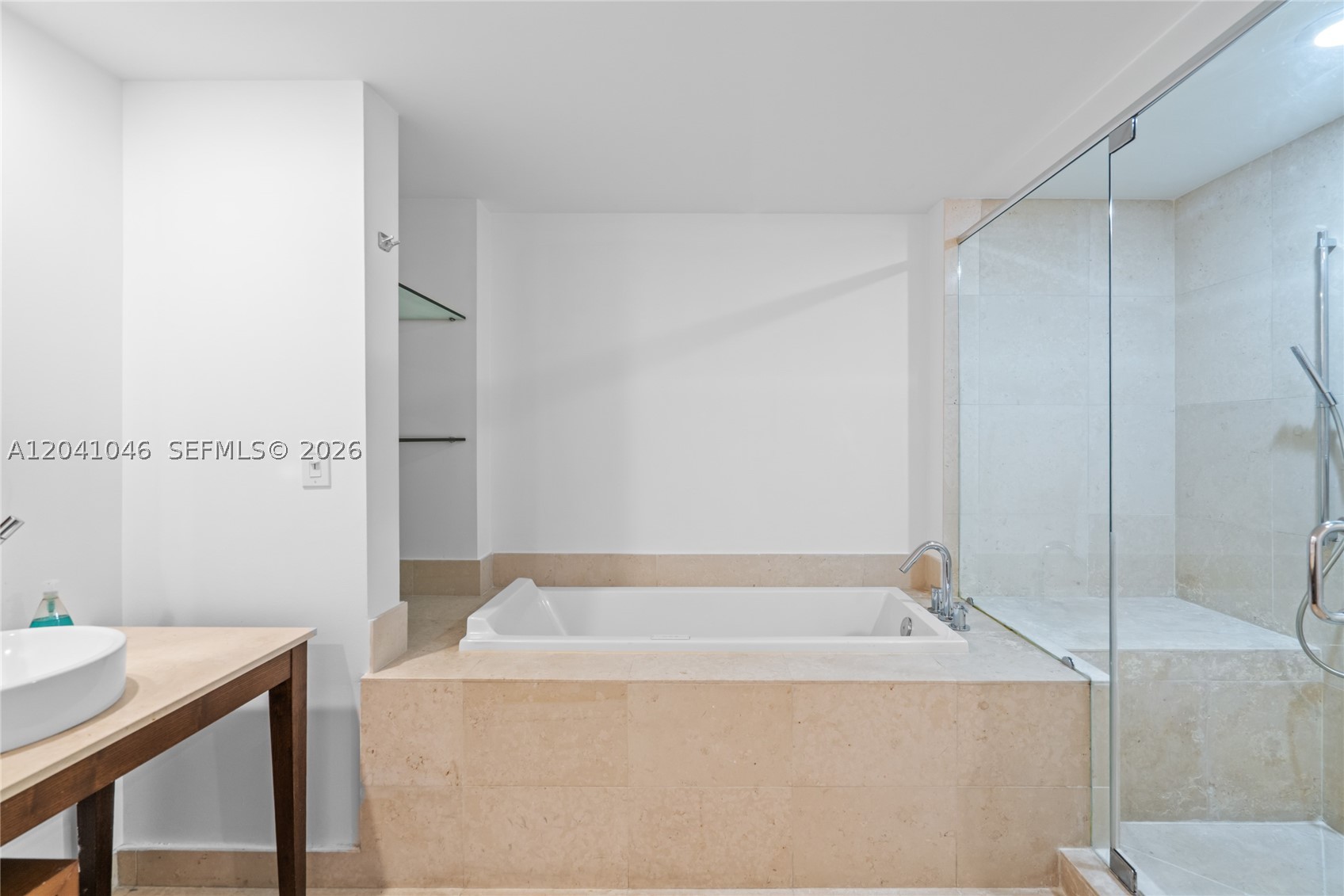 495 Brickell Ave Bay807 Property Photo 42