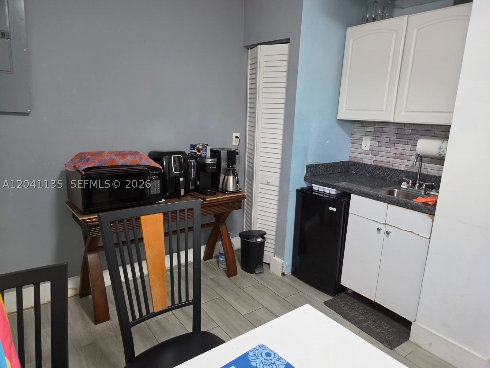 5824 Johnson St Property Photo 11